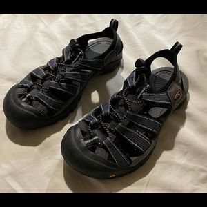 KEEN Clearwater CNX Water/Hiking Sandals